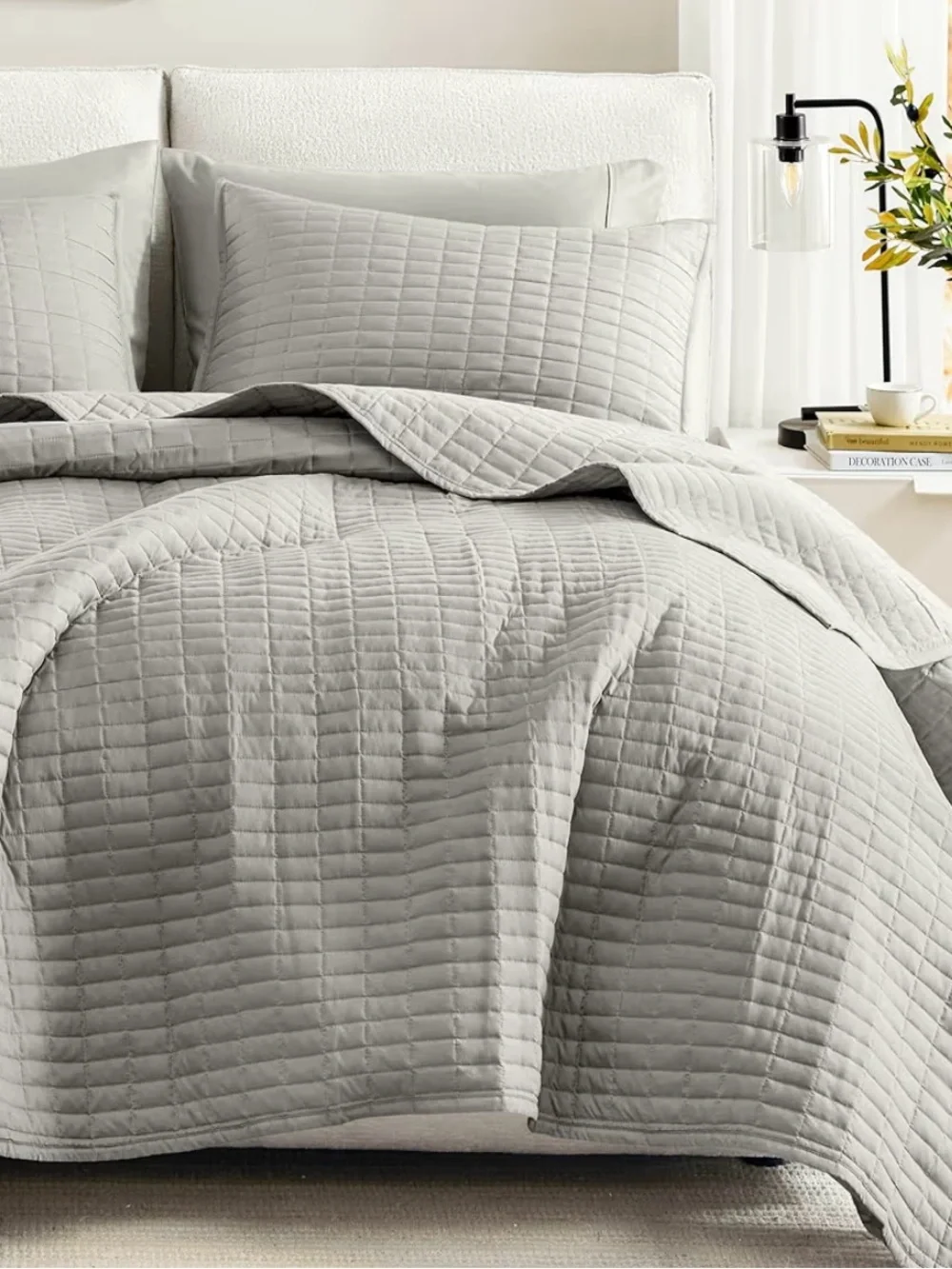 Kienna Quilt Coverlet Bedspread in Light Gray - King Size w/ Matching Shams